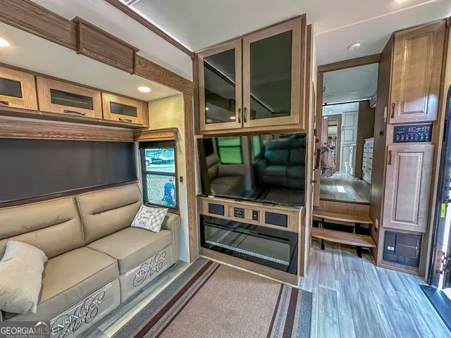 a bathroom with a sink and toilet