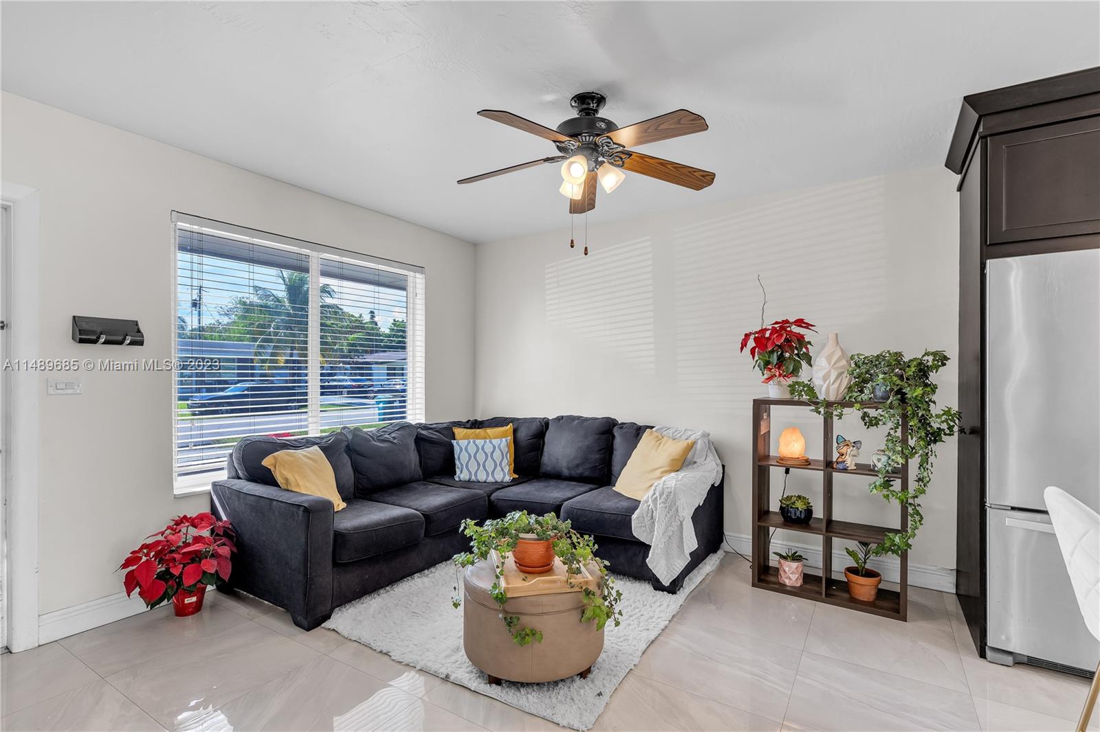 9511 Holiday Road Cutler Bay, FL 33157 - Photo 6 of 19 a living room with furniture and a window