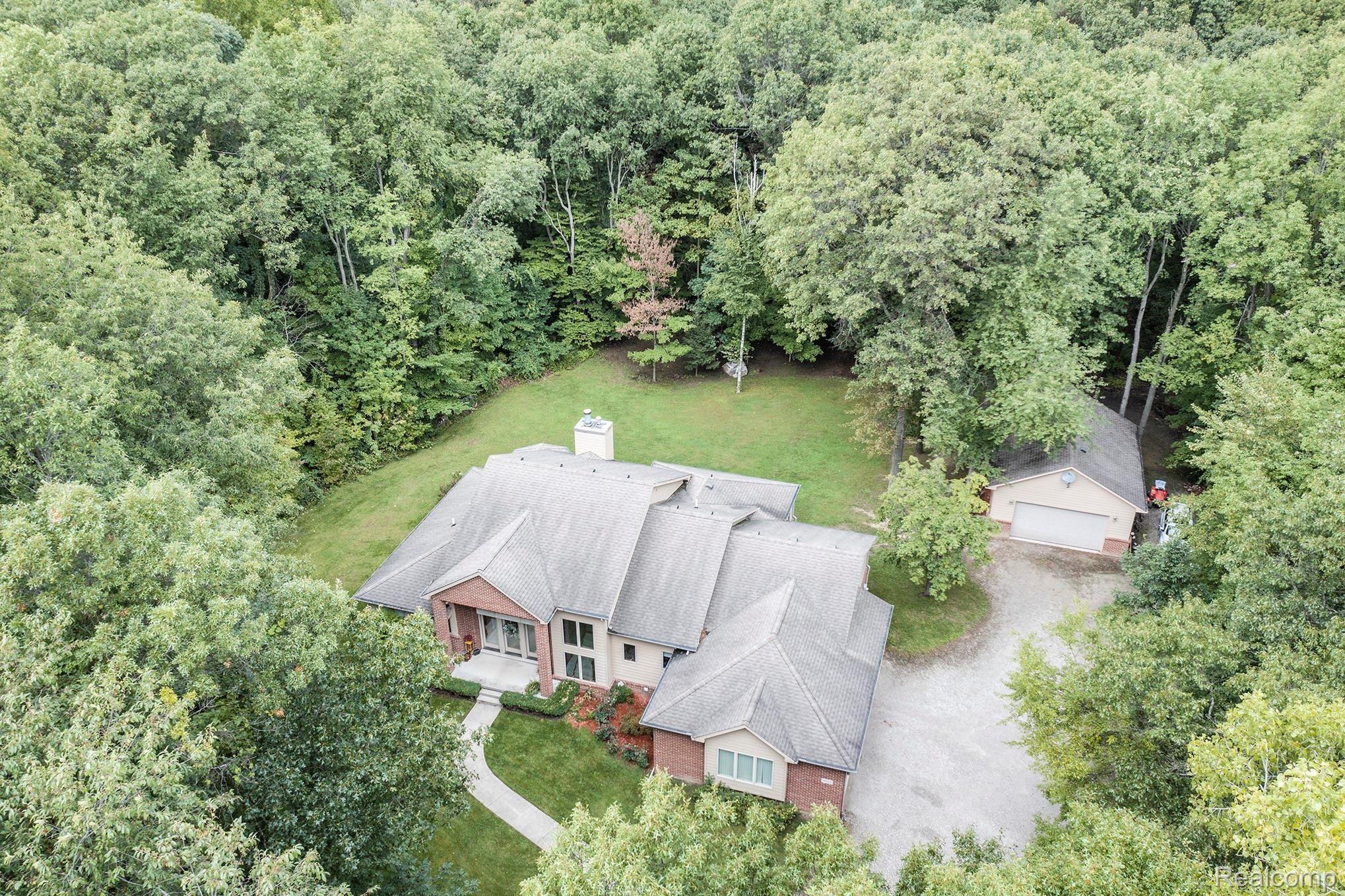 9813 McClements Road Brighton, MI 48114 - Photo 43 of 47 DJI_0420.jpg