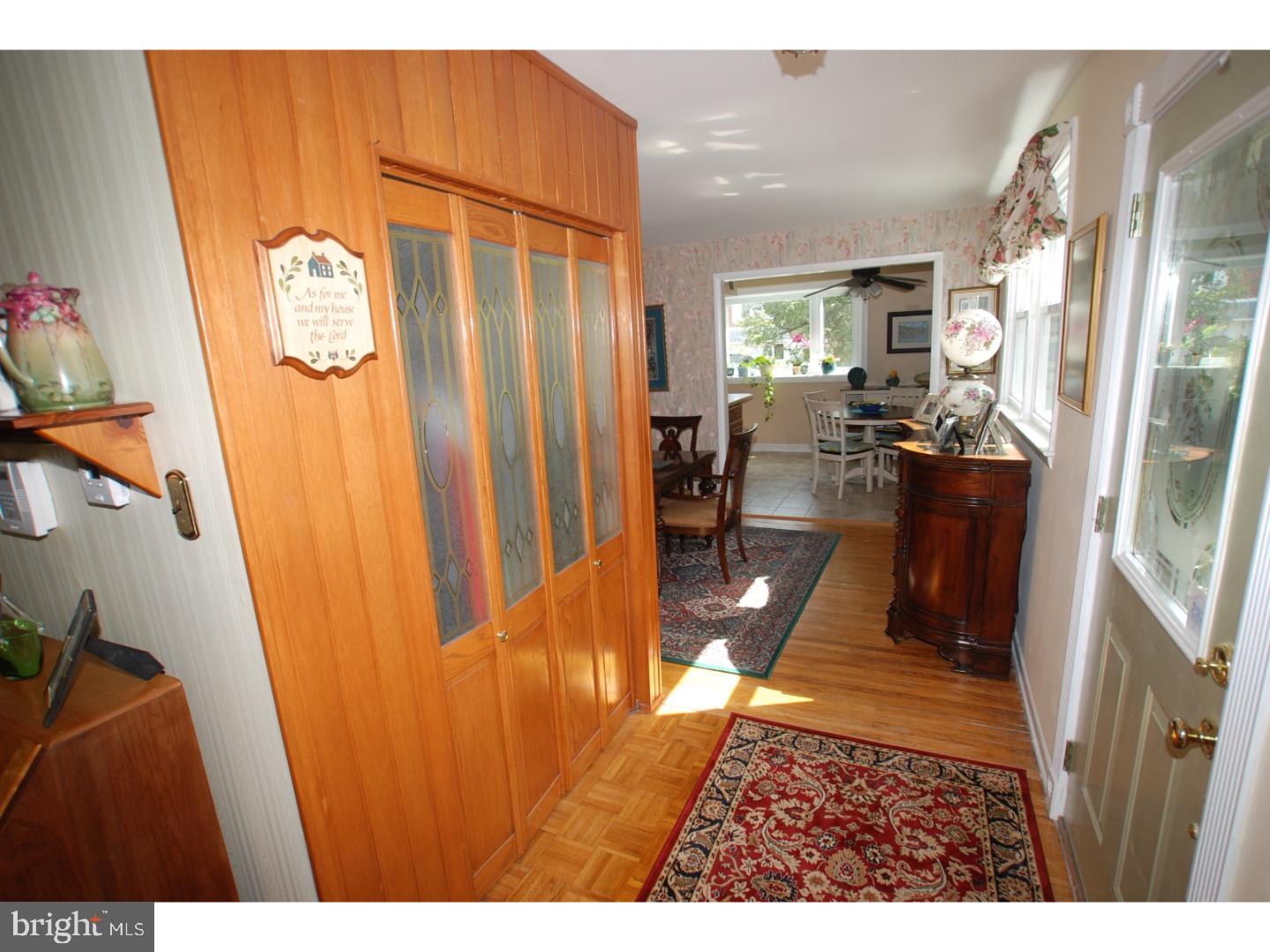 7340 Hill Road Philadelphia, PA 19128 - Photo 4 of 24 Foyer