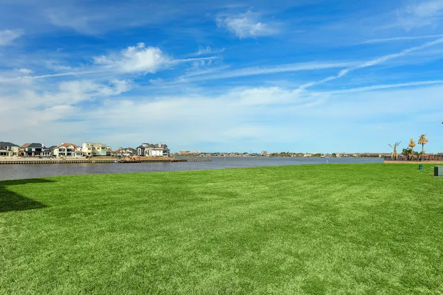 a view of an outdoor space