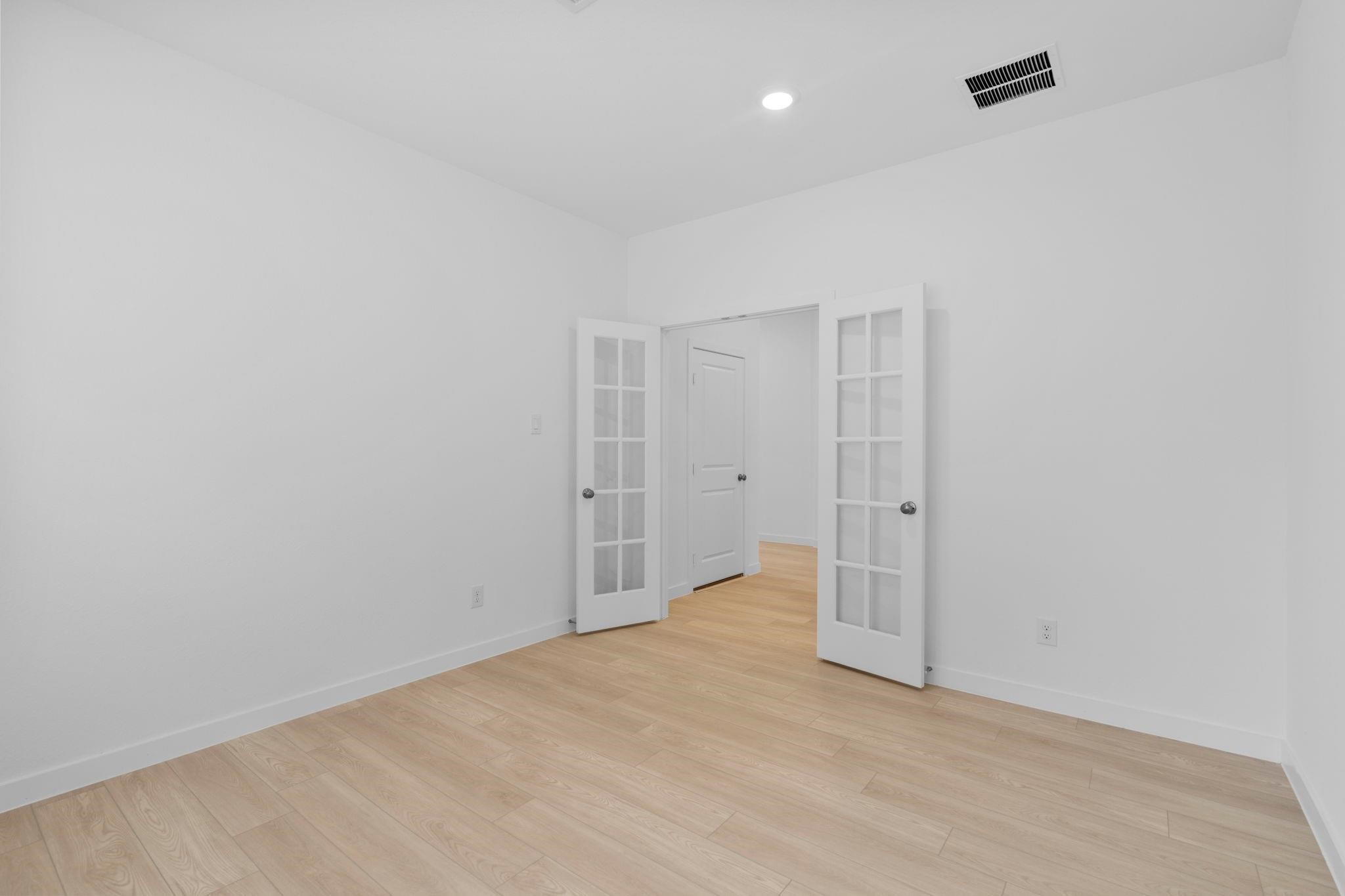 2716 Pine Bluff Drive Rosenberg, TX 77469 - Photo 27 of 32 a view of an empty room