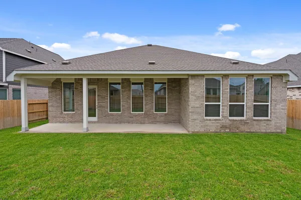 a view of a back yard