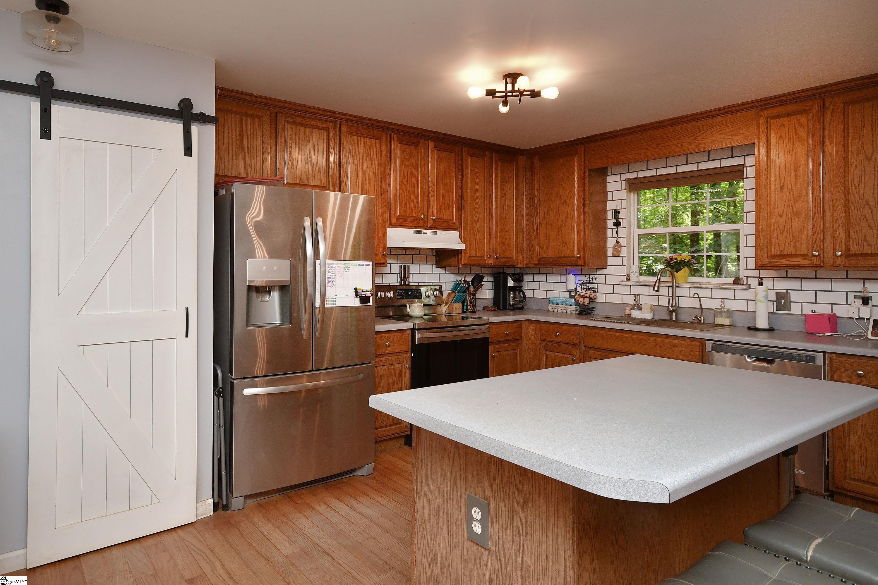 450 Waspnest Road Wellford, SC 29385 - Photo 10 of 32