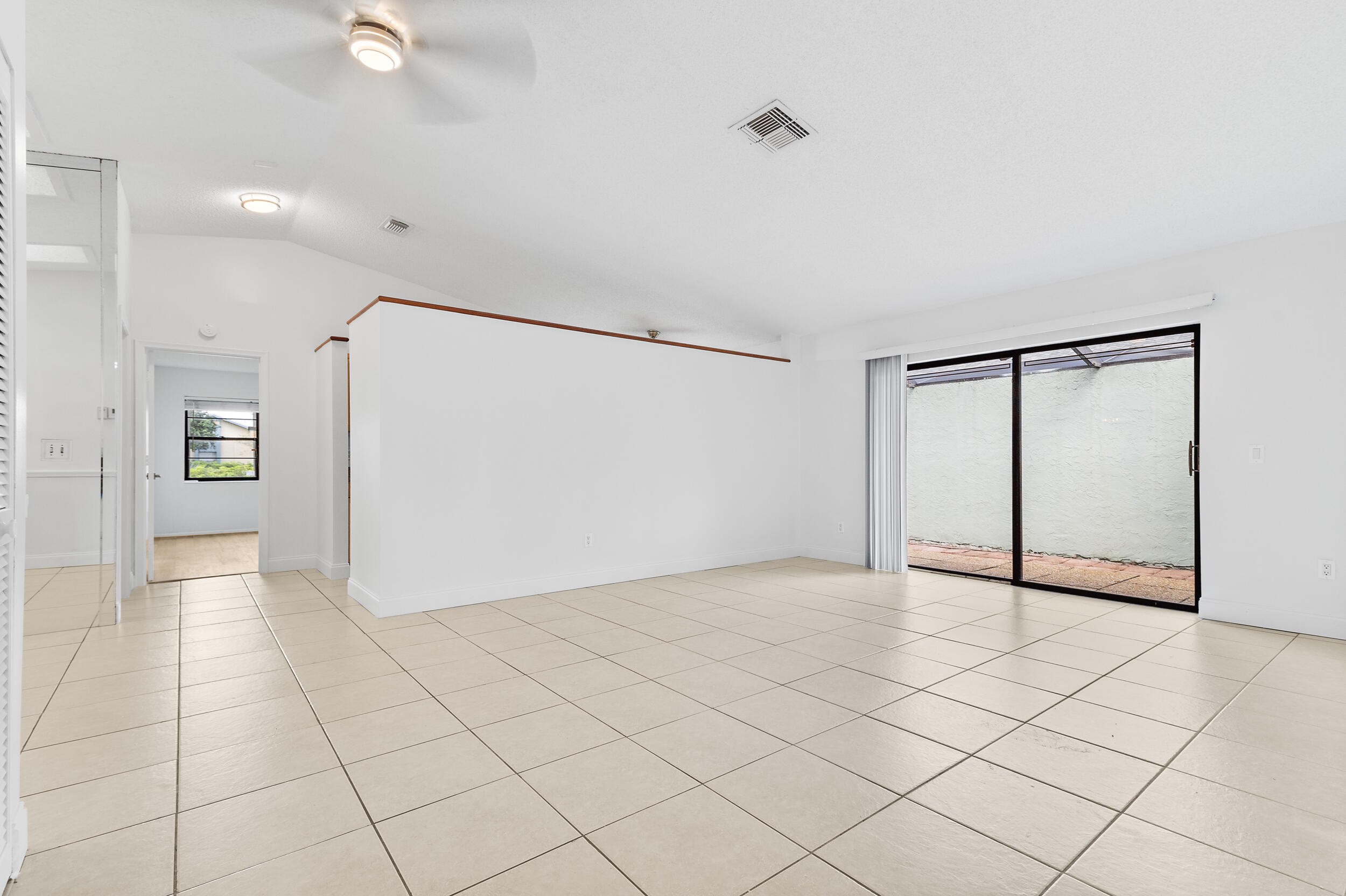 23320 Southwest 58th Avenue, Unit B Boca Raton, FL 33428 - Photo 14 of 40 3__dsc4403
