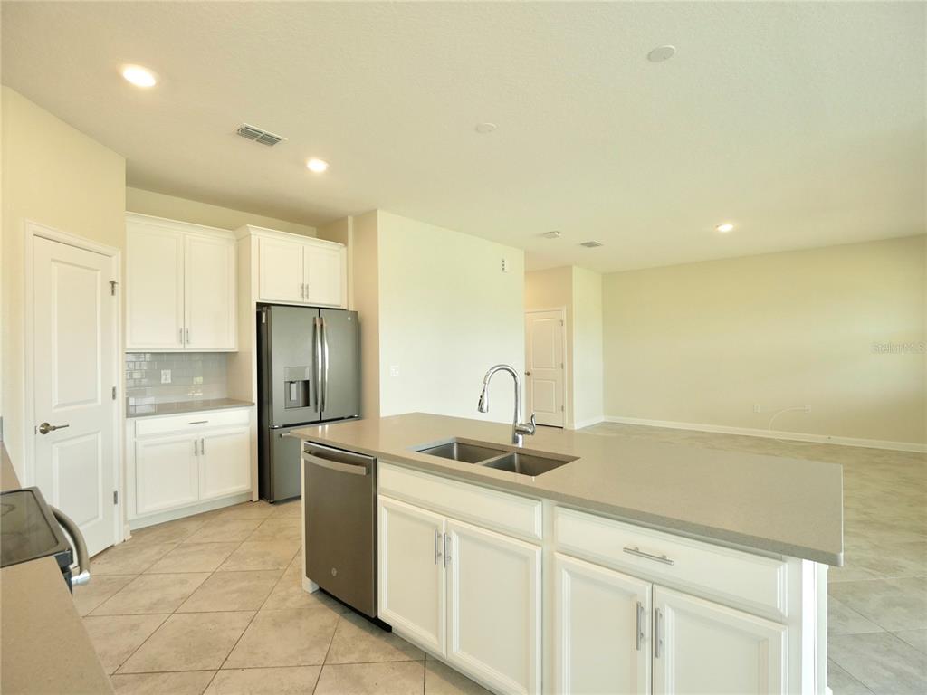 1043 Blackwolf Run Road Davenport, FL 33896 - Photo 9 of 23