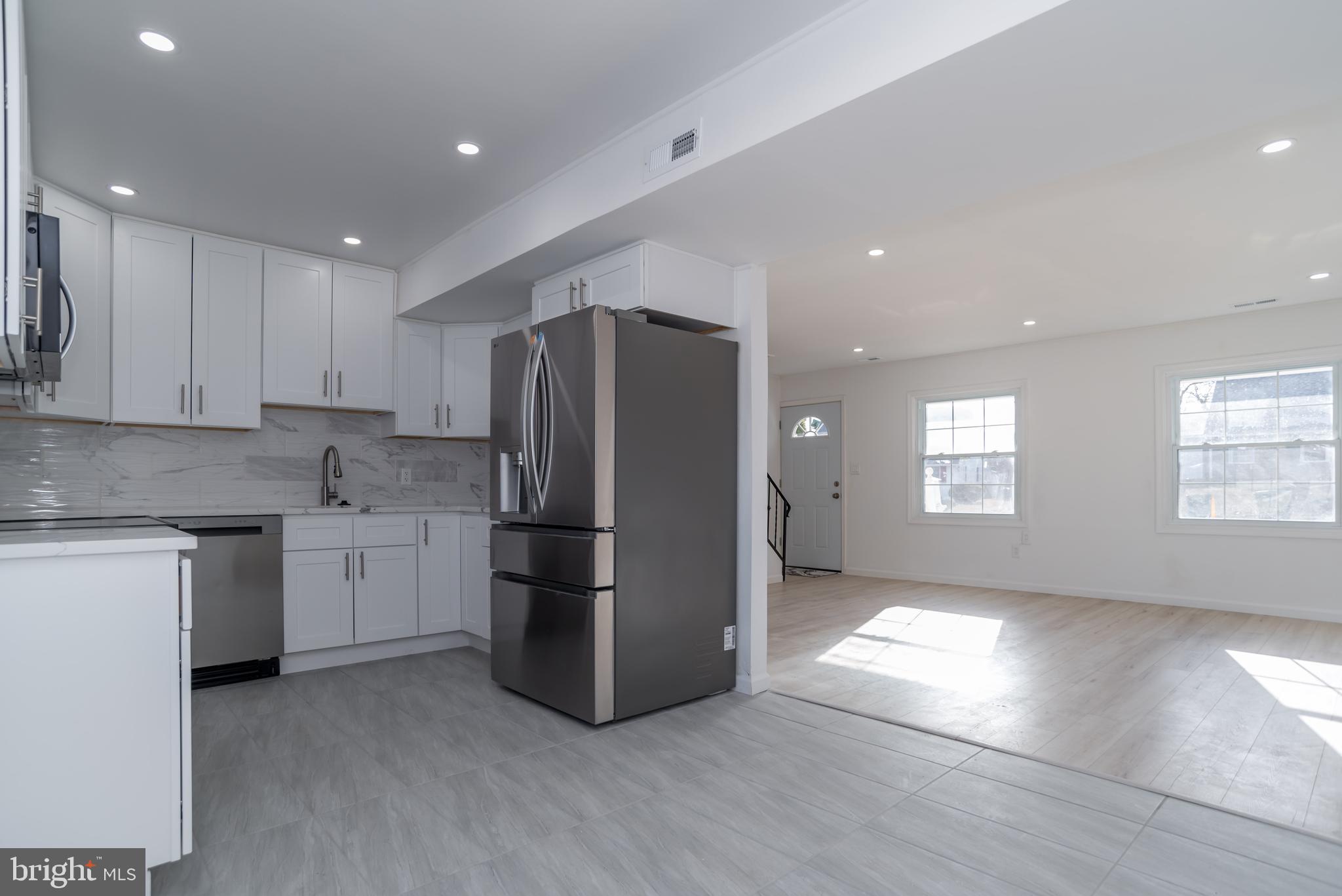 41 Crown Road Levittown, PA 19057 - Photo 8 of 23