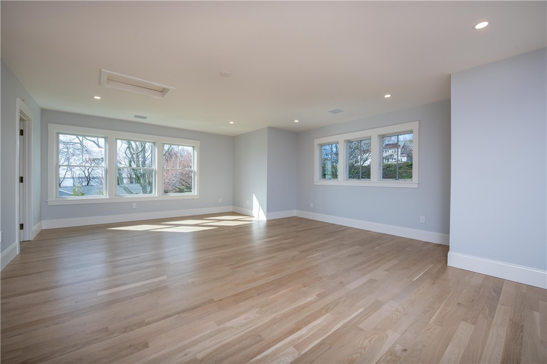 19 Sea Ridge Drive Narragansett, RI 02874 - Photo 27 of 41 Huge bonus room with bath