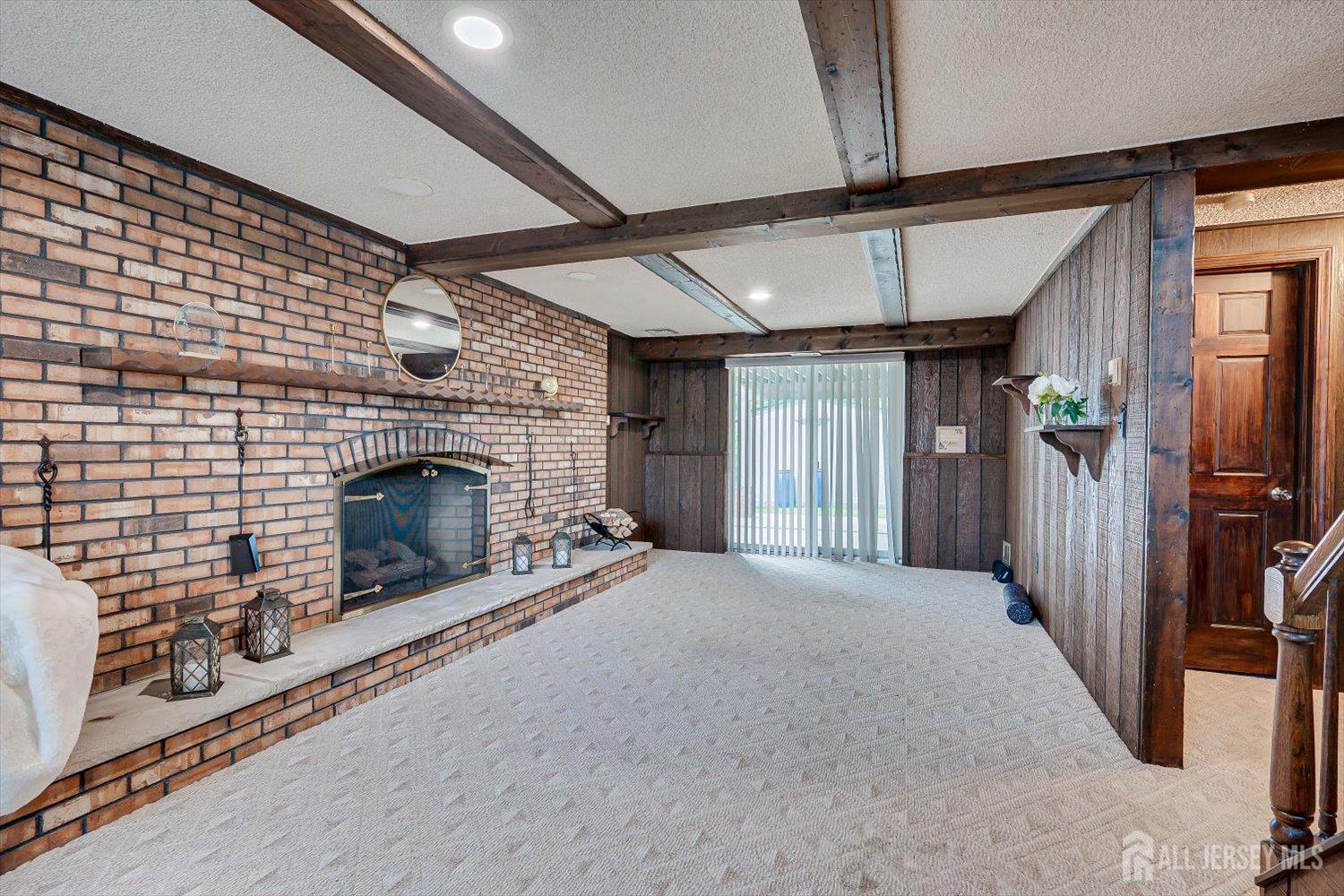 40 Winding Road Iselin, NJ 08830 - Photo 6 of 34