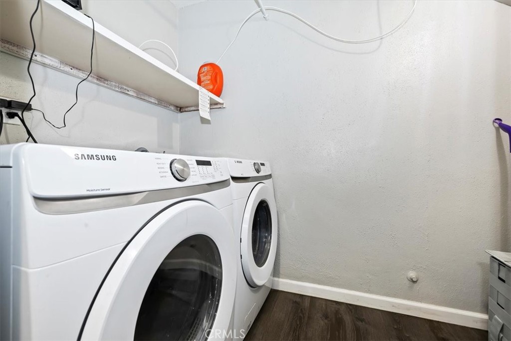 737 Edgar Avenue Beaumont, CA 92223 - Photo 19 of 43 a utility room with dryer and washer