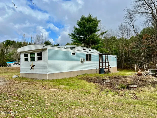 $135,000 | 68 Heath Road, Corinth, NY 12822