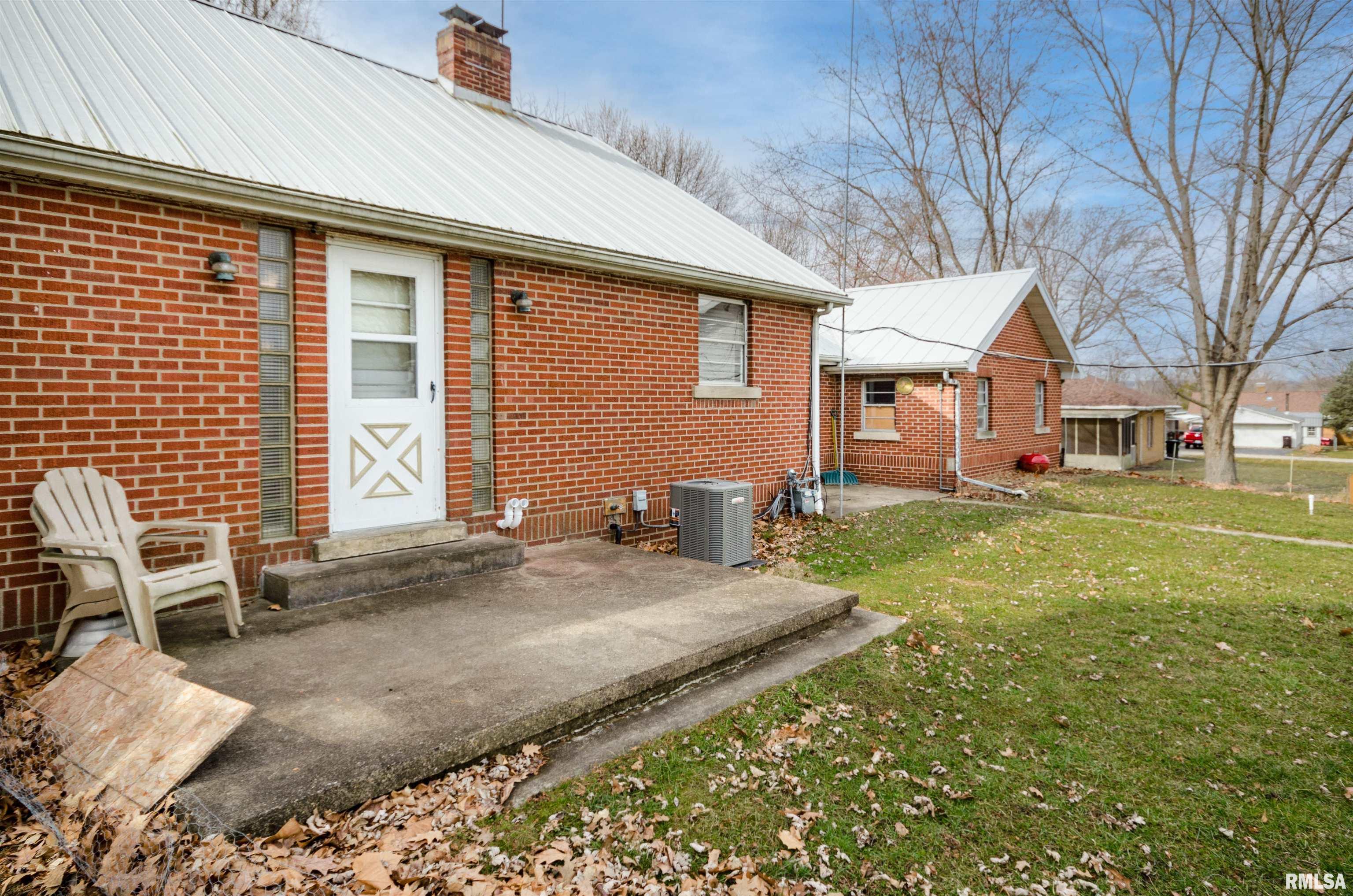 22082 Spring Creek Road East Peoria, IL 61611 - Photo 12 of 41 Gallery Image 12