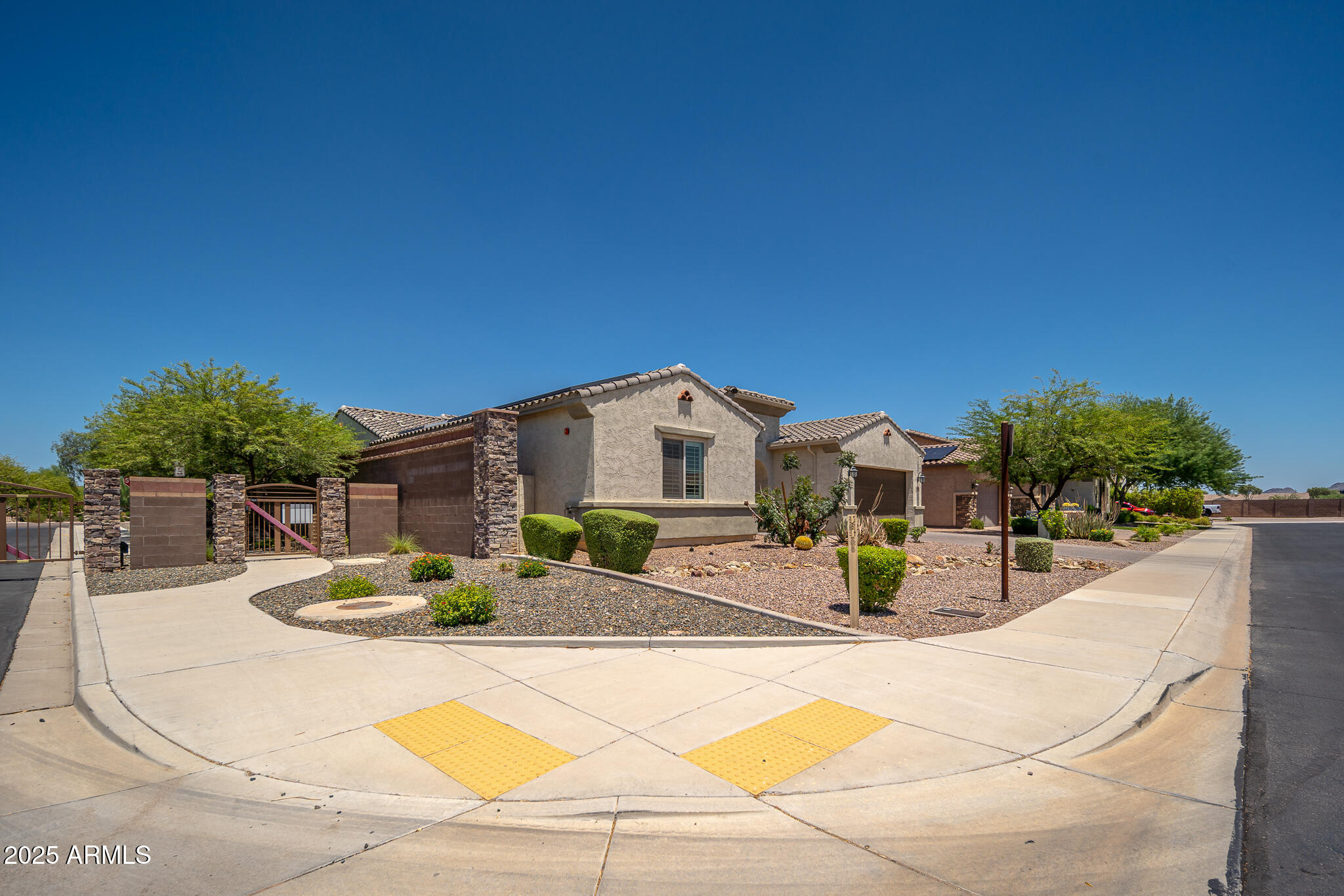 9752 West Rowel Road Peoria, AZ 85383 - Photo 3 of 48 03_Front_03
