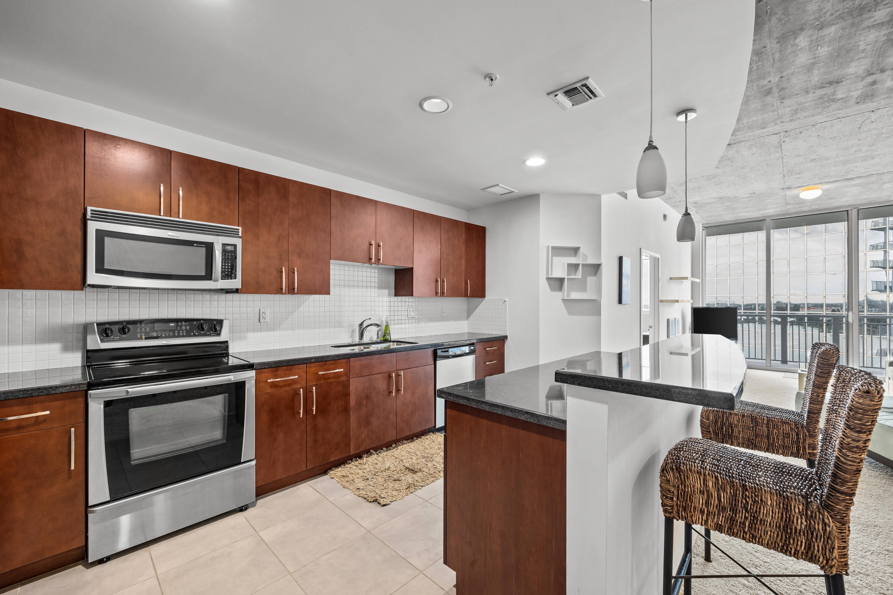 300 South Australian Avenue, Unit 1106 West Palm Beach, FL 33401 - Photo 4 of 26 366A0005-48