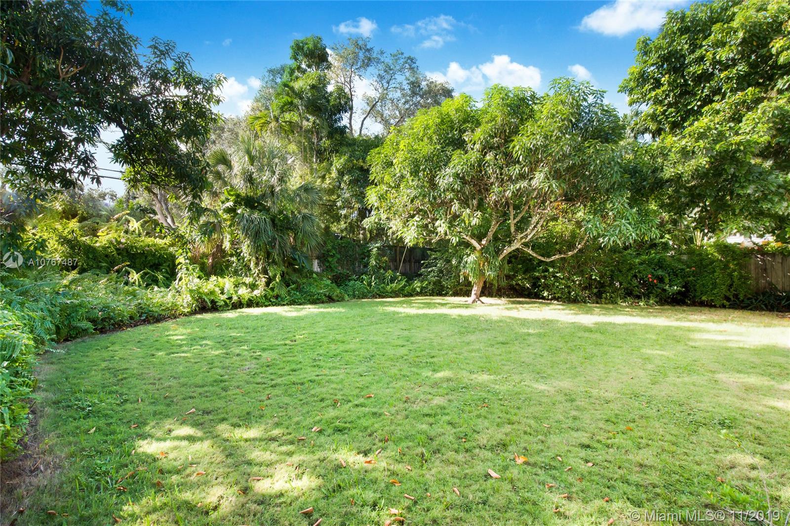4010 Woodridge Road Miami, FL 33133 - Photo 12 of 12 Plenty of Room to Grow and Play