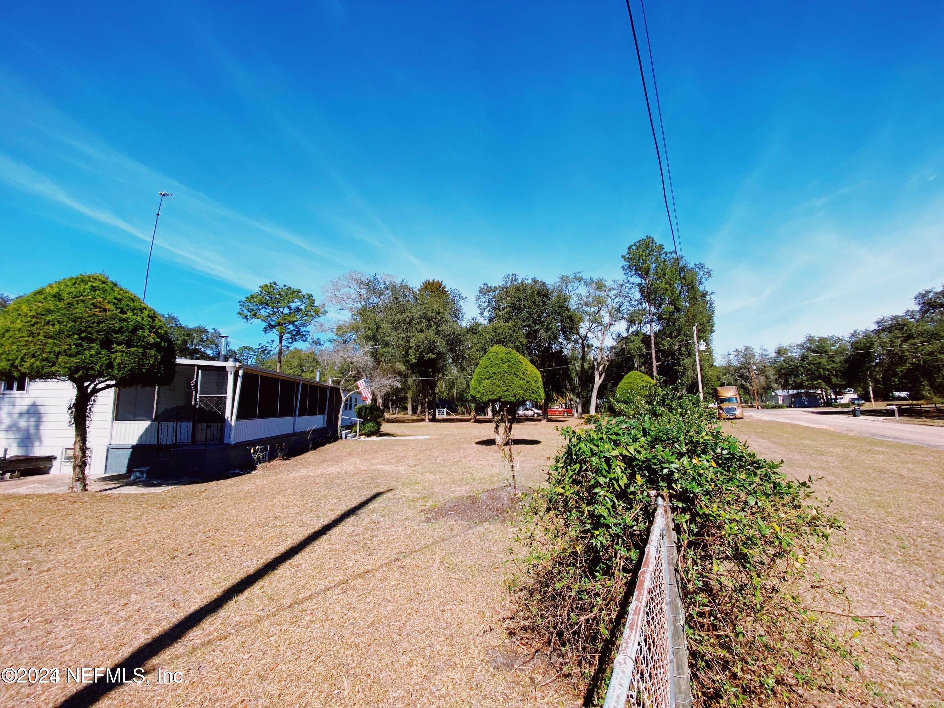 107 Carmichael Road Interlachen, FL 32148 - Photo 10 of 13 1