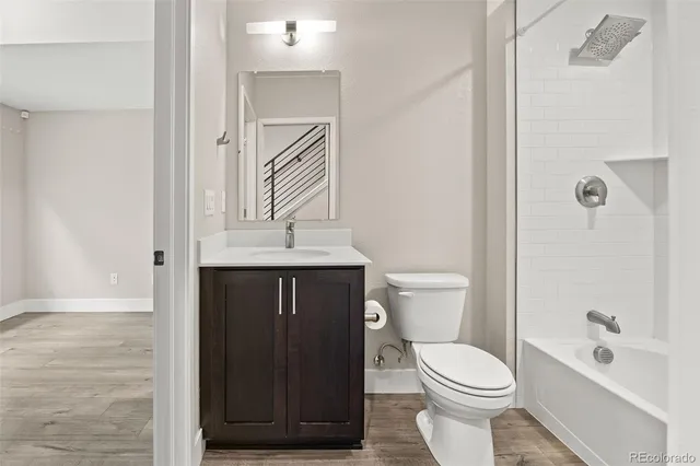 a view of entryway and hall