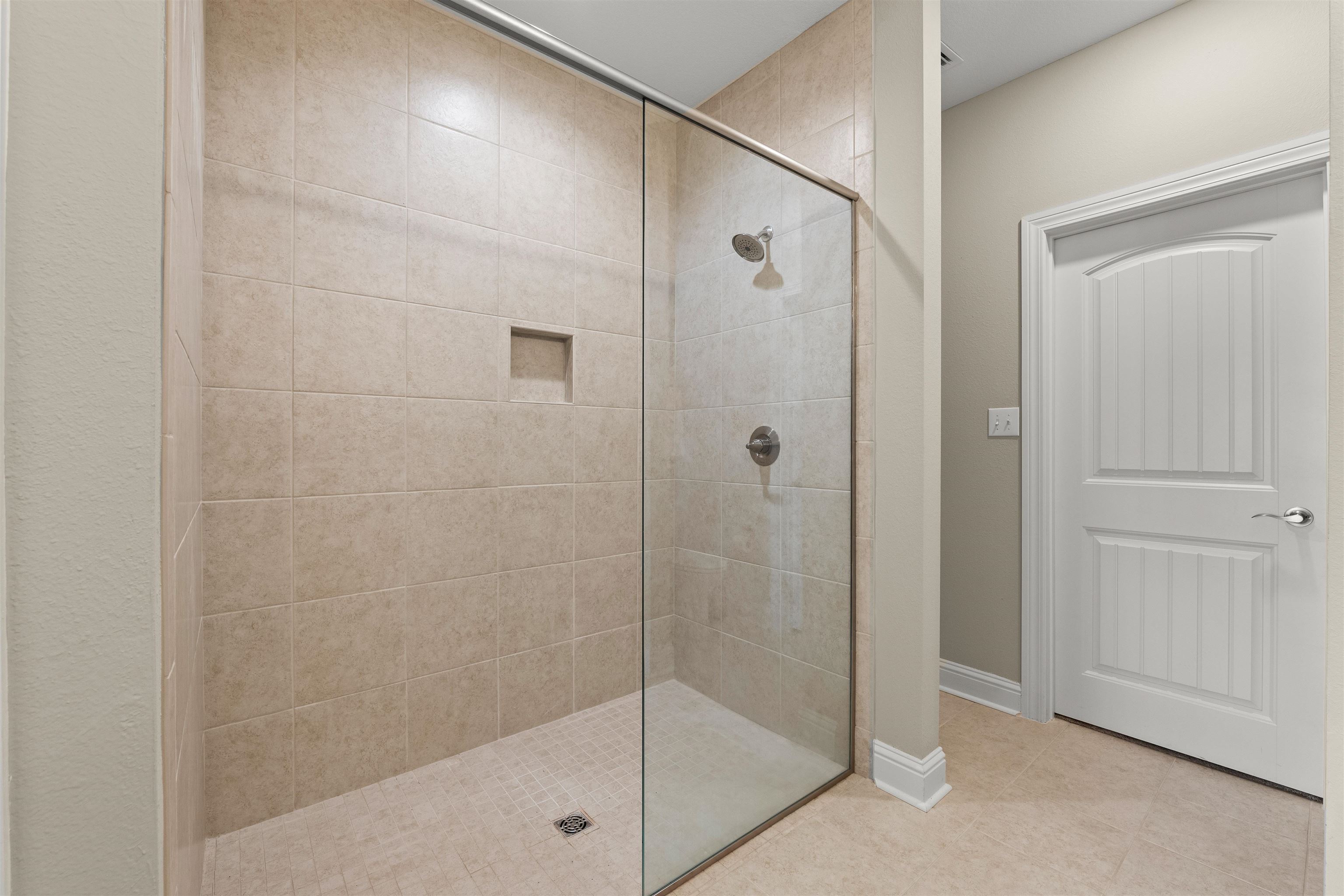 301 Holmes Avenue, Unit 301 Foley, AL 36535 - Photo 25 of 54 Bathroom