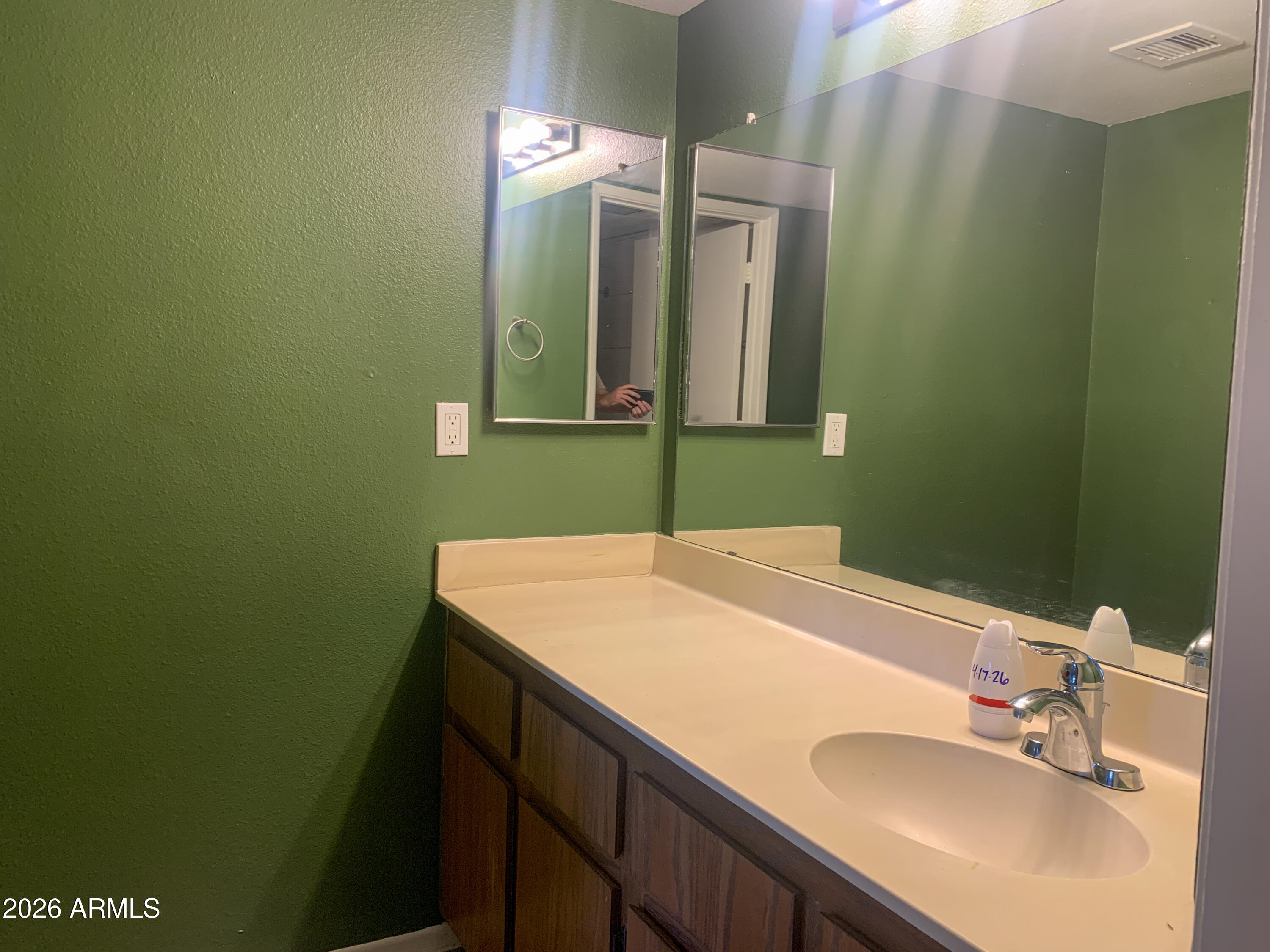 2625 East Indian School Road, Unit 226 Phoenix, AZ 85016 - Photo 18 of 29 IMG_1435