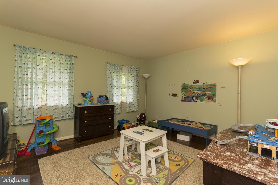 8027 Yellowstone Road Kingsville, MD 21087 - Photo 20 of 29 Bedroom