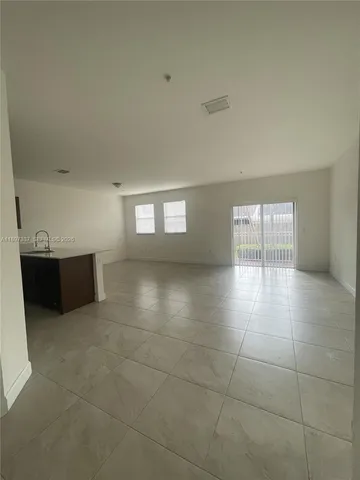 $2,800 | 210 Northwest 109th Avenue, Unit 105, Miami, FL 33172