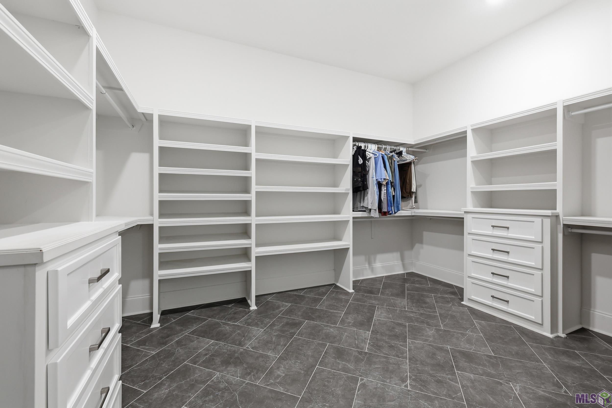 202 Rue Etienne Thibodaux, LA 70301 - Photo 17 of 31 Huge closet in primary bath