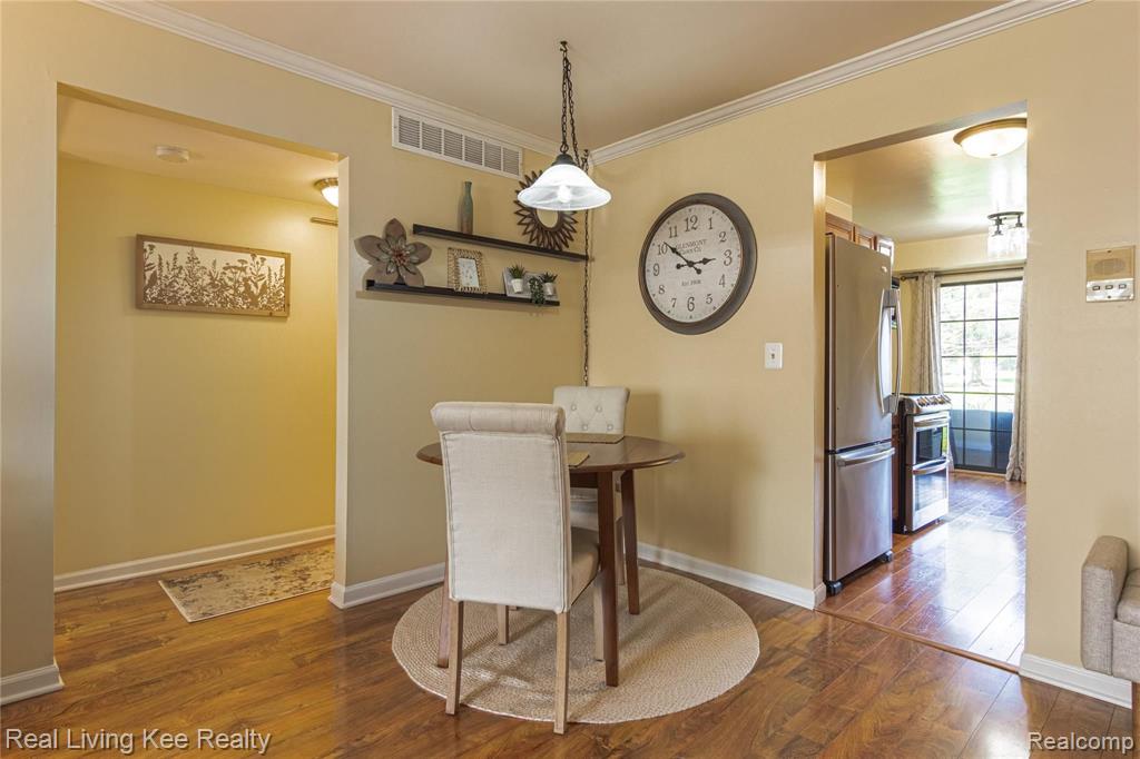 1853 Meadow Dale Court Rochester Hills, MI 48309 - Photo 9 of 43