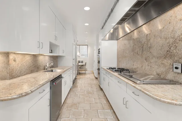 $6,995,000 | 860 Park Avenue, Unit 3 | Upper East Side