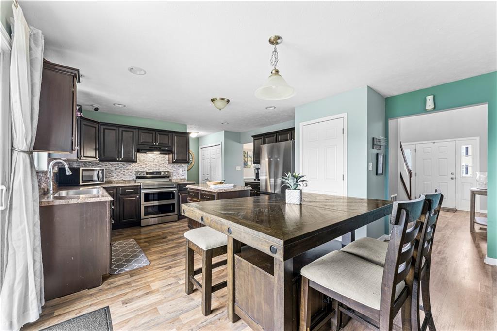 417 Colt Circle Clinton, PA 15026 - Photo 10 of 30 Gallery Image 10