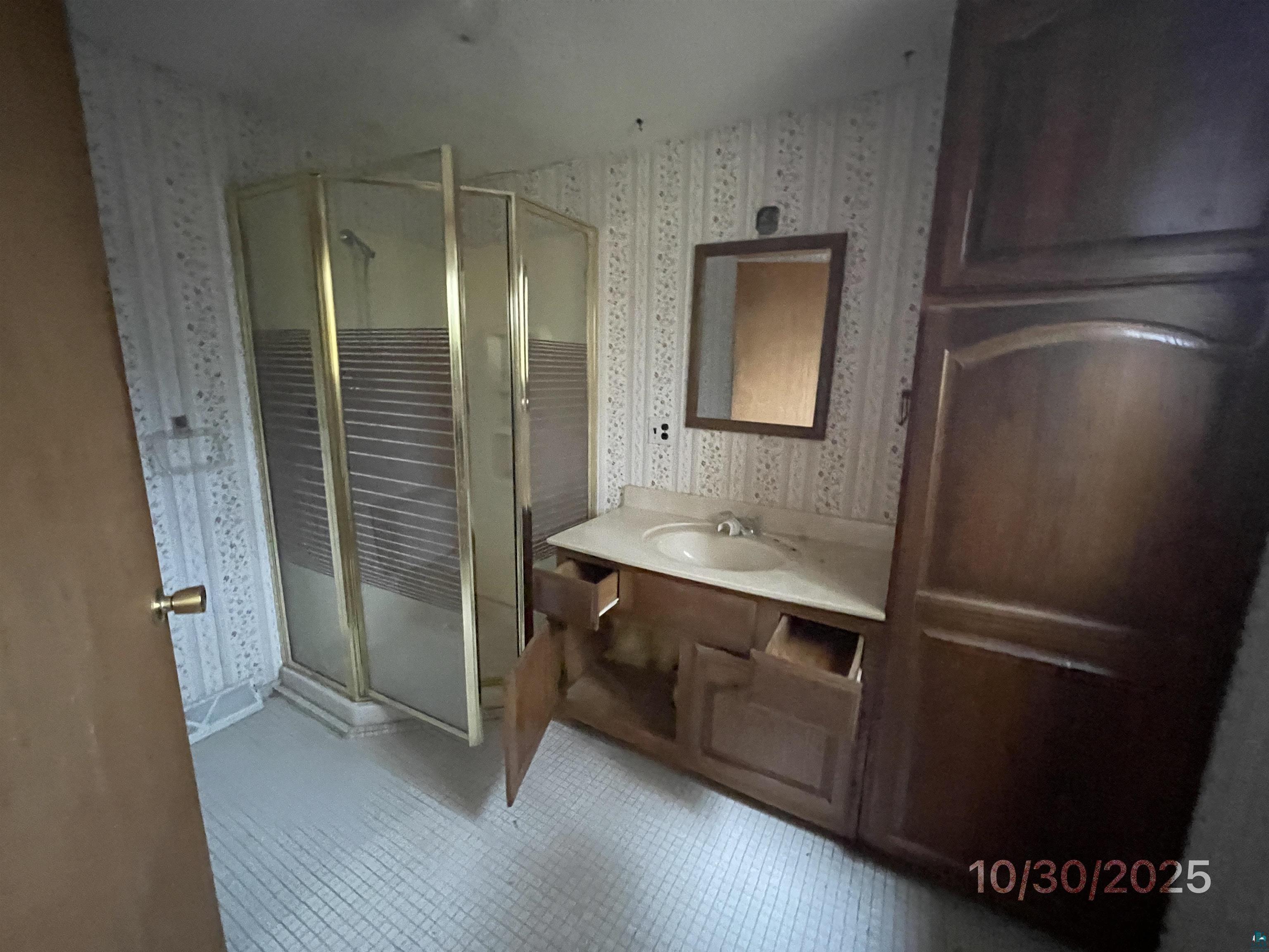 821 West Page Street Duluth, MN 55811 - Photo 15 of 34