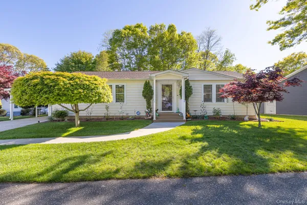 $425,000 | 1407 Middle Road, Unit 83, Calverton, NY 11933