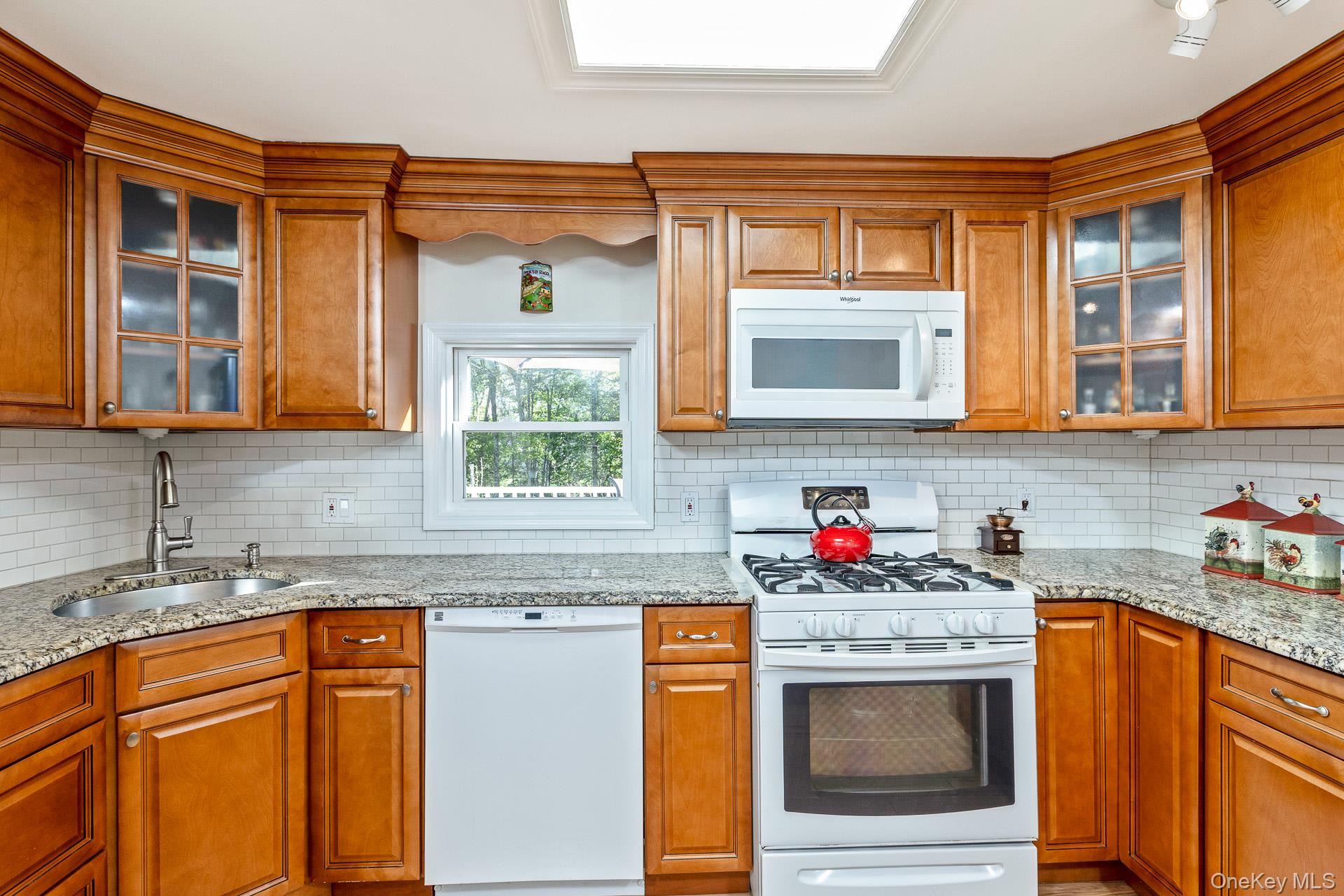 1407 Middle Road, Unit 83 Calverton, NY 11933 - Photo 14 of 37