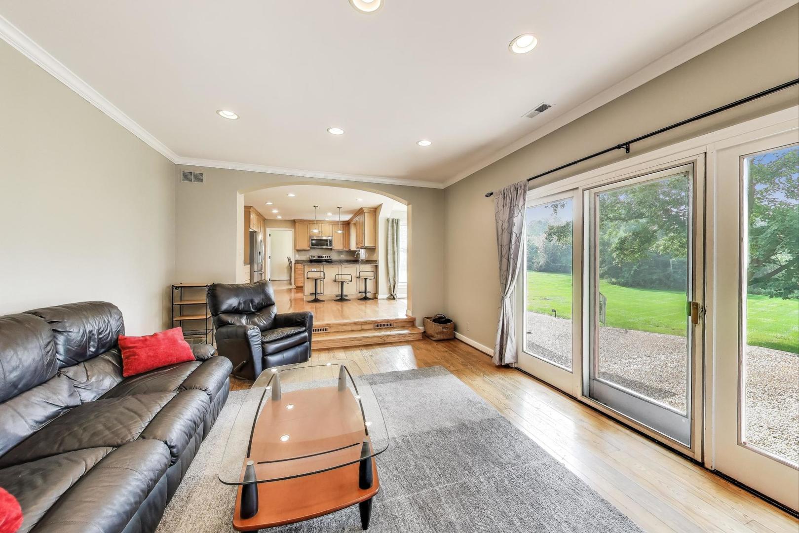 25839 West Sunset Road Barrington, IL 60010 - Photo 17 of 54 a room with furniture and a large window
