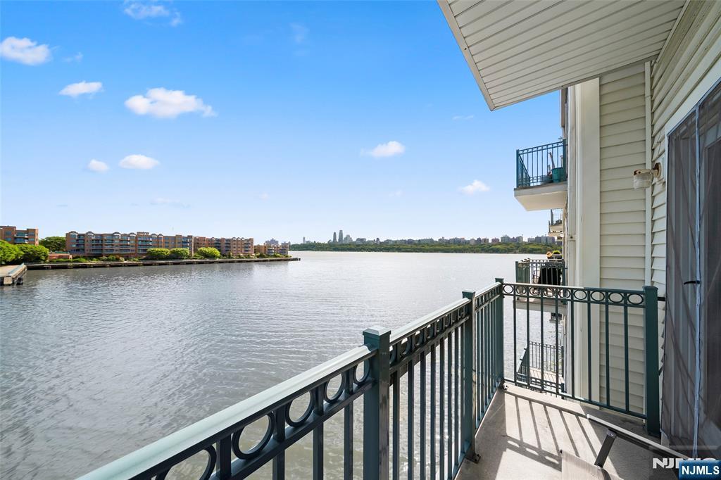 250 The Promenade Edgewater, NJ 07020 - Photo 19 of 22