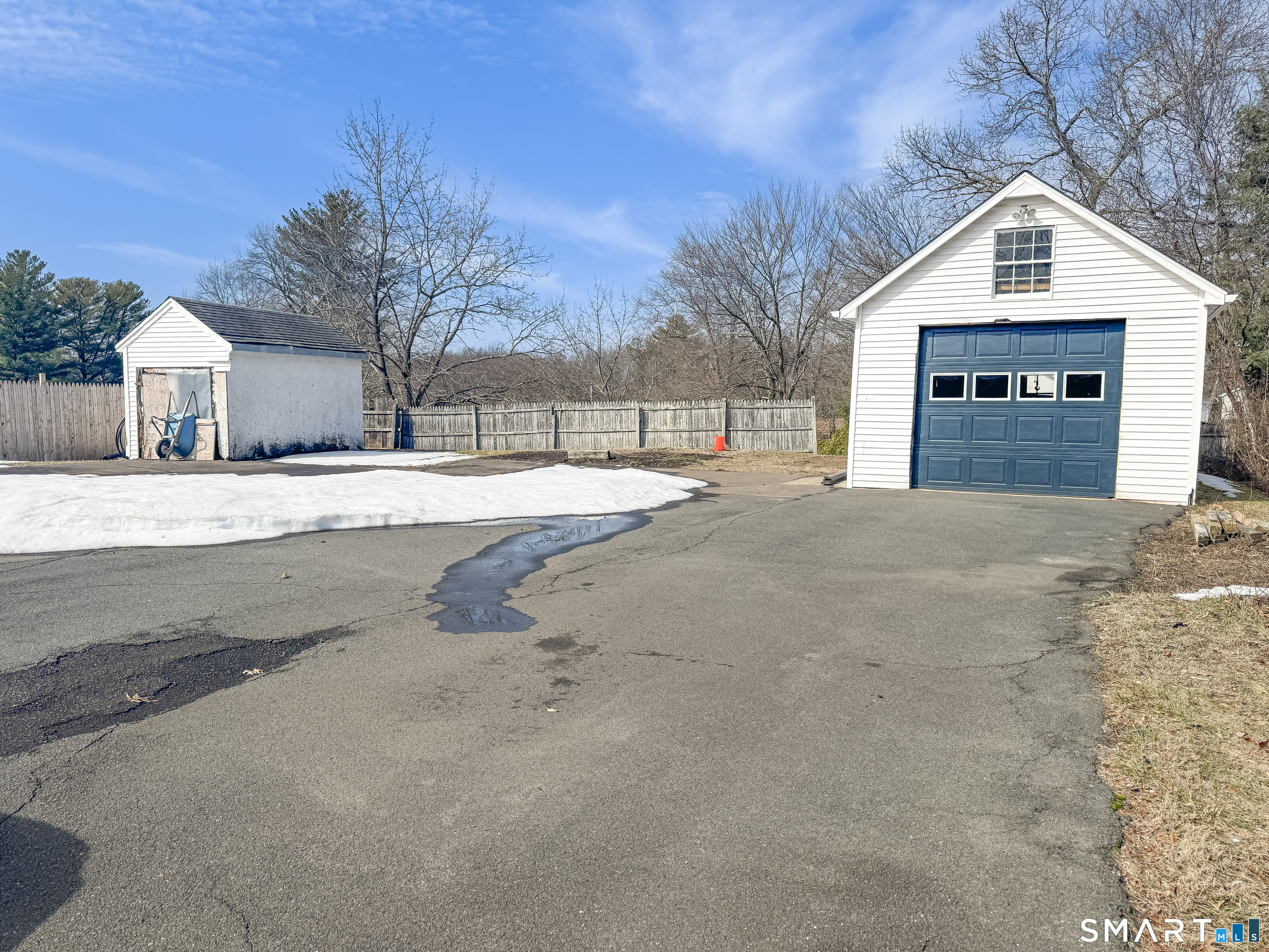 15 Pine Hill Road Enfield, CT 06082 - Photo 11 of 36