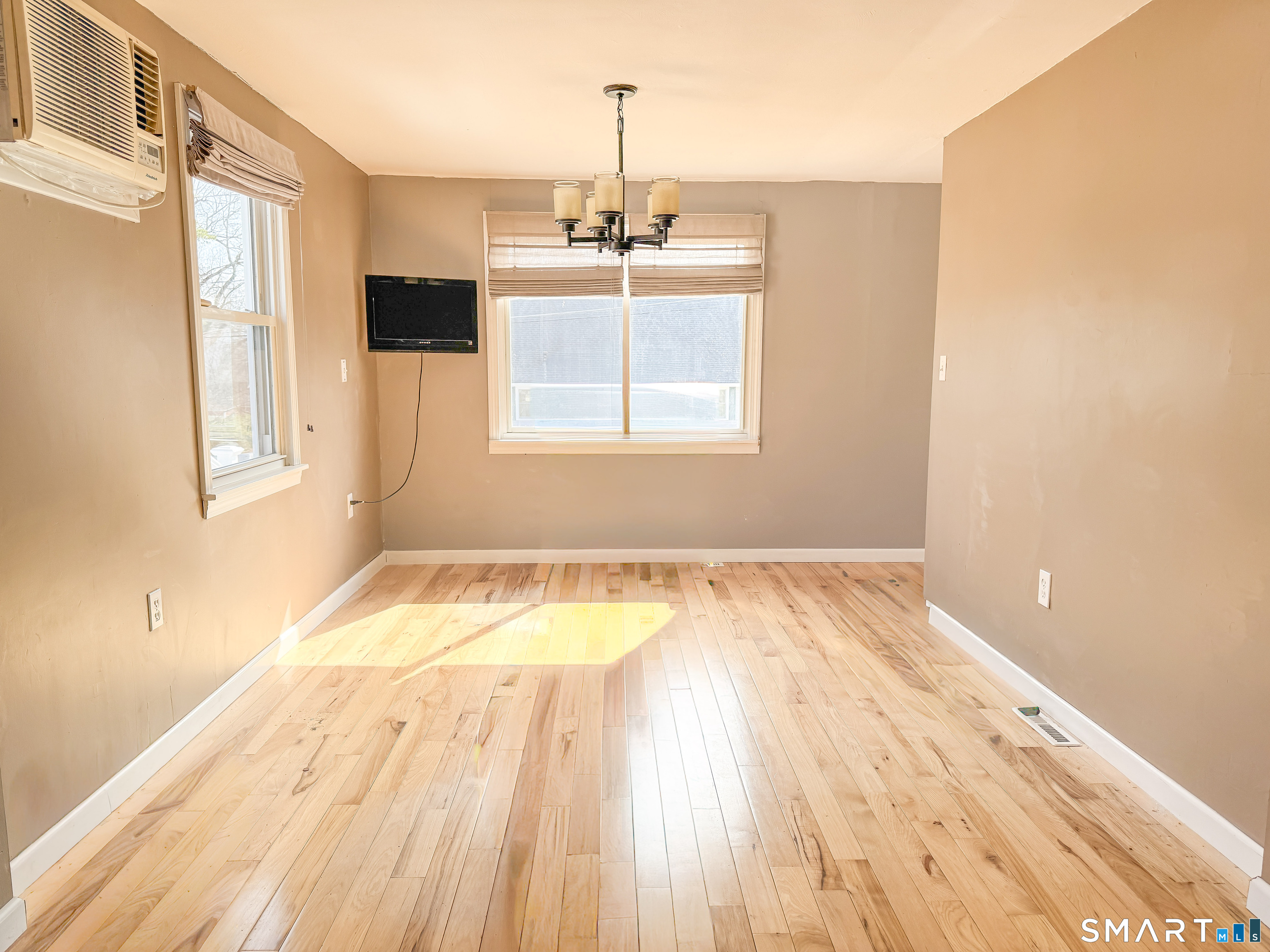 15 Pine Hill Road Enfield, CT 06082 - Photo 27 of 36