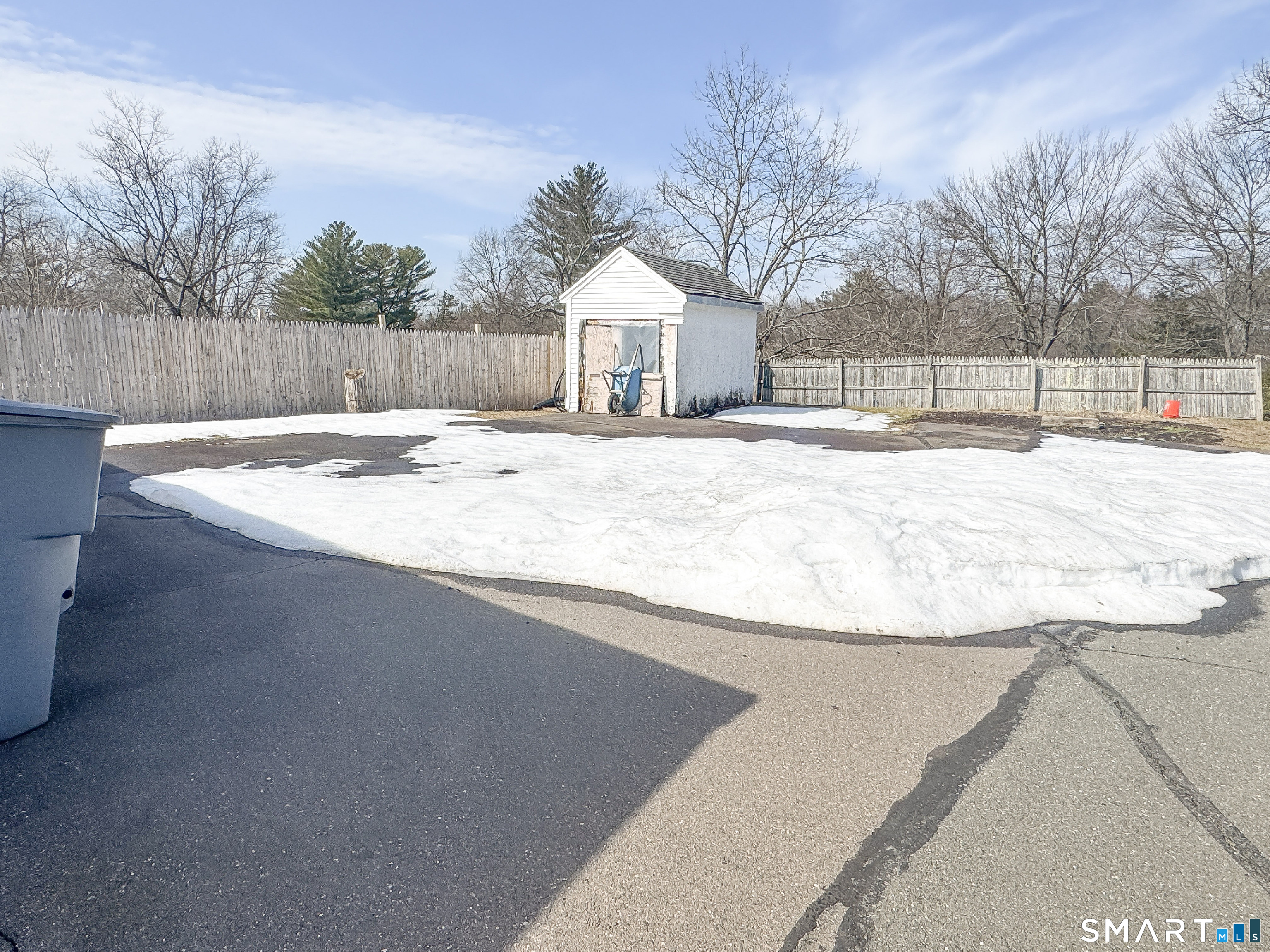 15 Pine Hill Road Enfield, CT 06082 - Photo 5 of 36