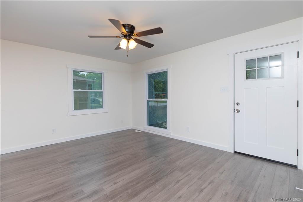 941 Pebble Road Rock Hill, SC 29730 - Photo 4 of 19 Gallery Image 4