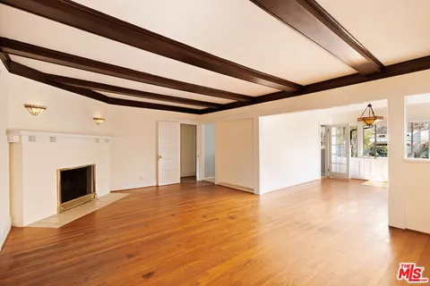 a view of an empty room with window