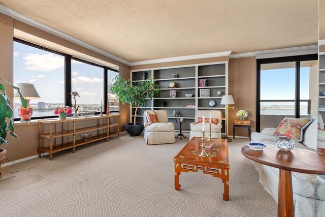 $1,330,000 | 85 East India Row, Unit 18B, Boston, MA 02110