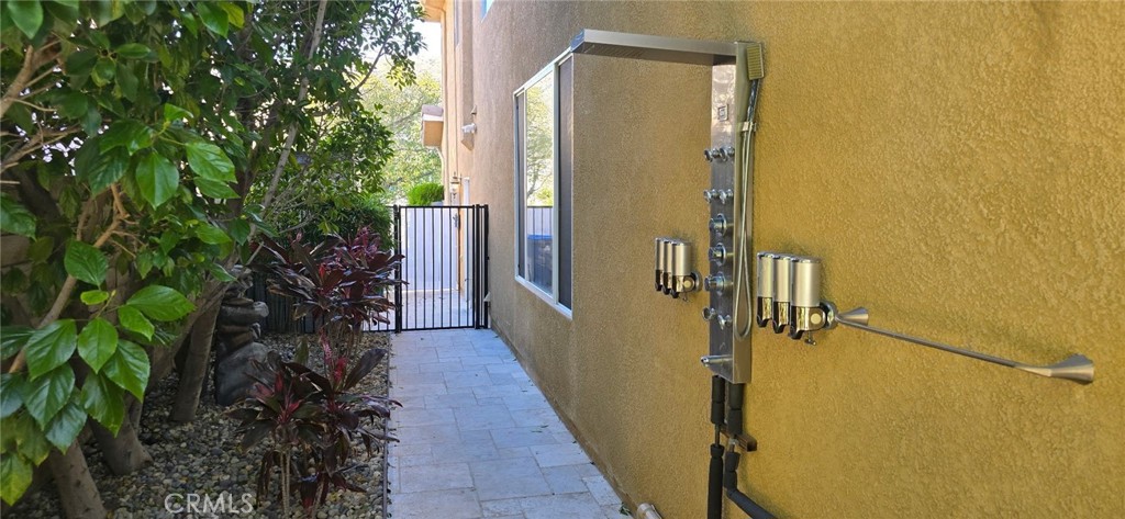 20250 Wynfreed Lane Porter Ranch, CA 91326 - Photo 56 of 72 Outdoor shower