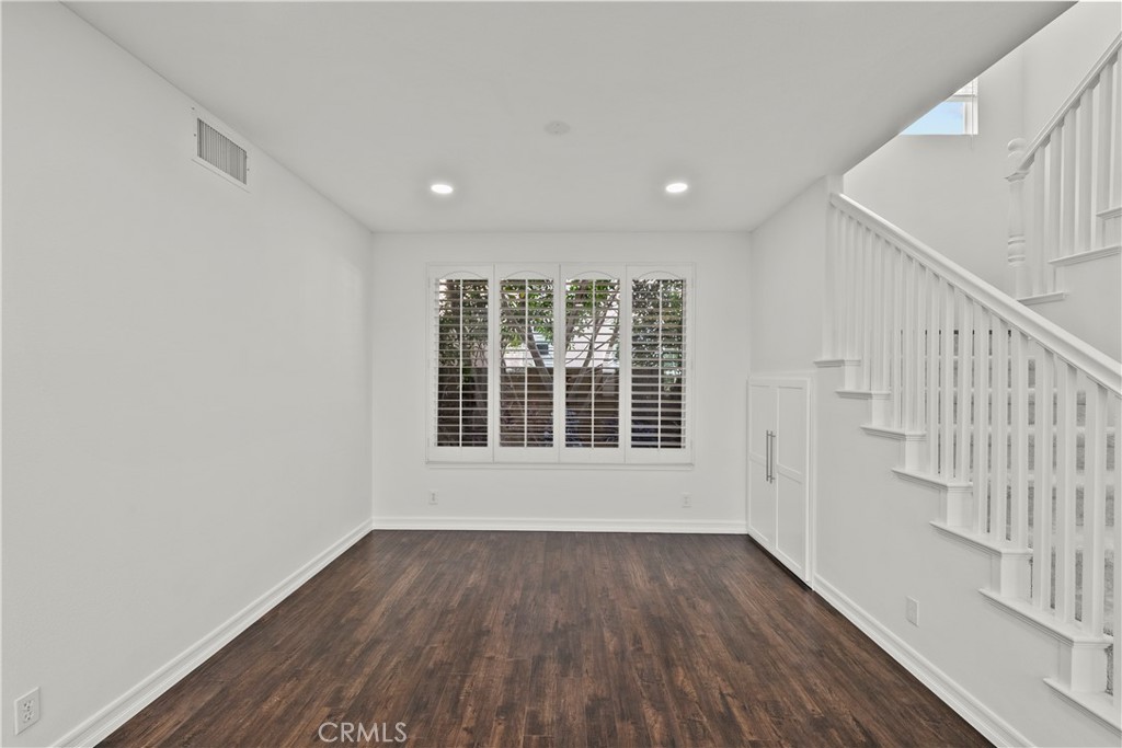 20250 Wynfreed Lane Porter Ranch, CA 91326 - Photo 8 of 72 Dining room