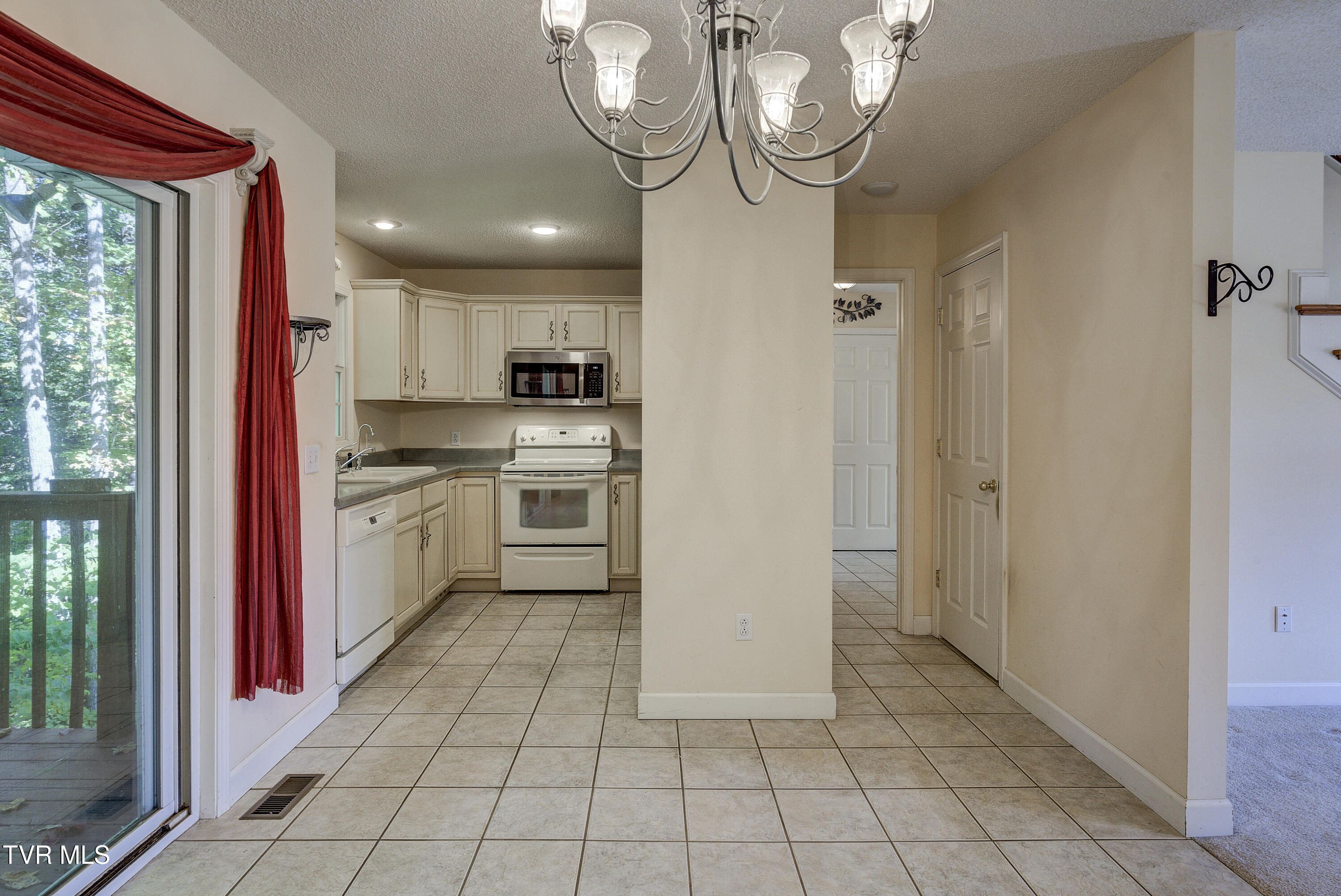 205 Reece Court North Jonesborough, TN 37659 - Photo 8 of 55 ReeceCt--7