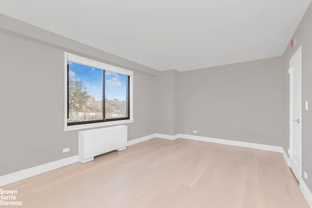 $335,000 | 3671 Hudson Manor Terrace, Unit 3D | Riverdale