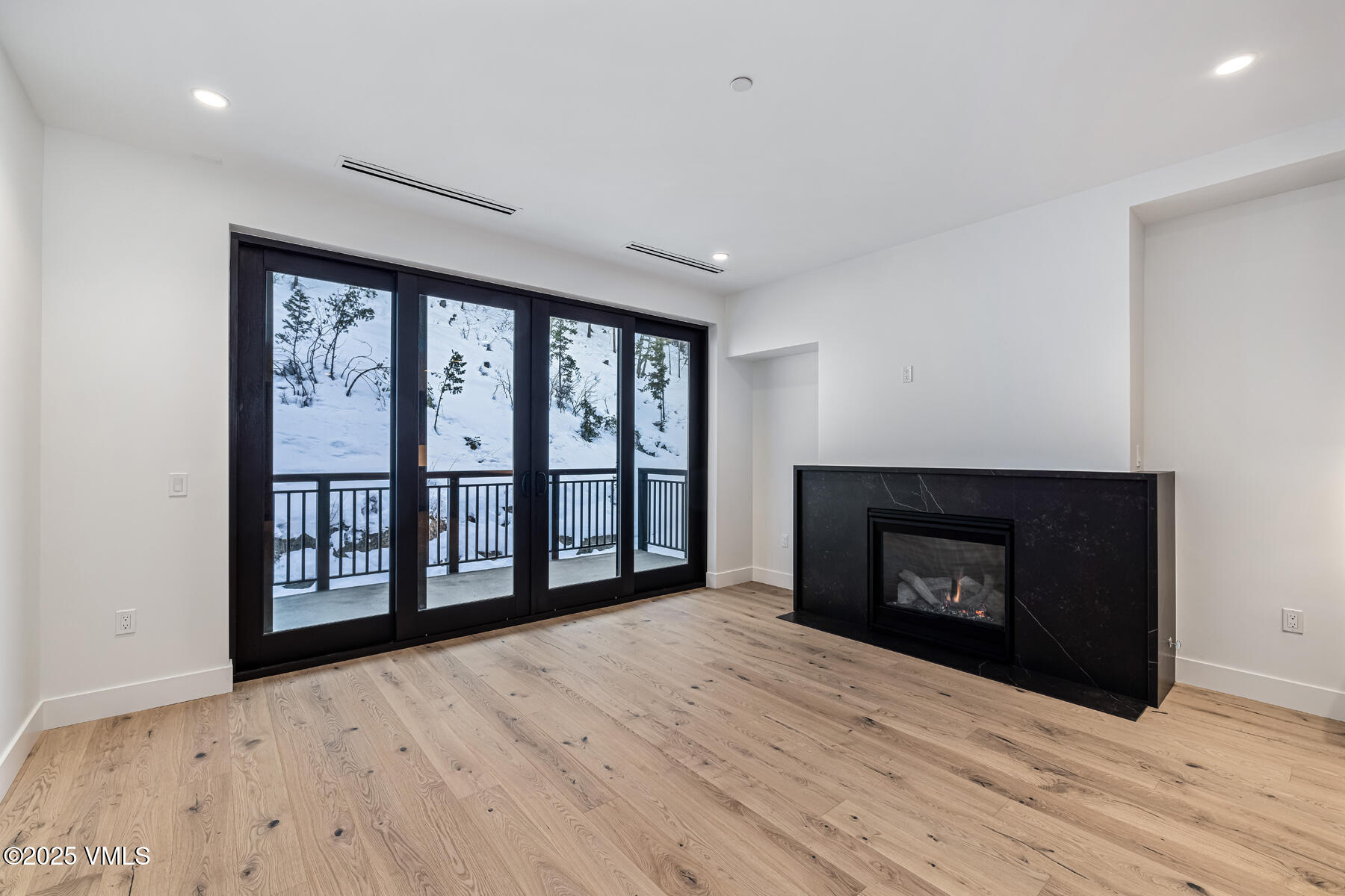 38460 Hwy 6 Avon Co 81620, Unit 427 Avon, CO 81620 - Photo 4 of 33 138A1725_1_1