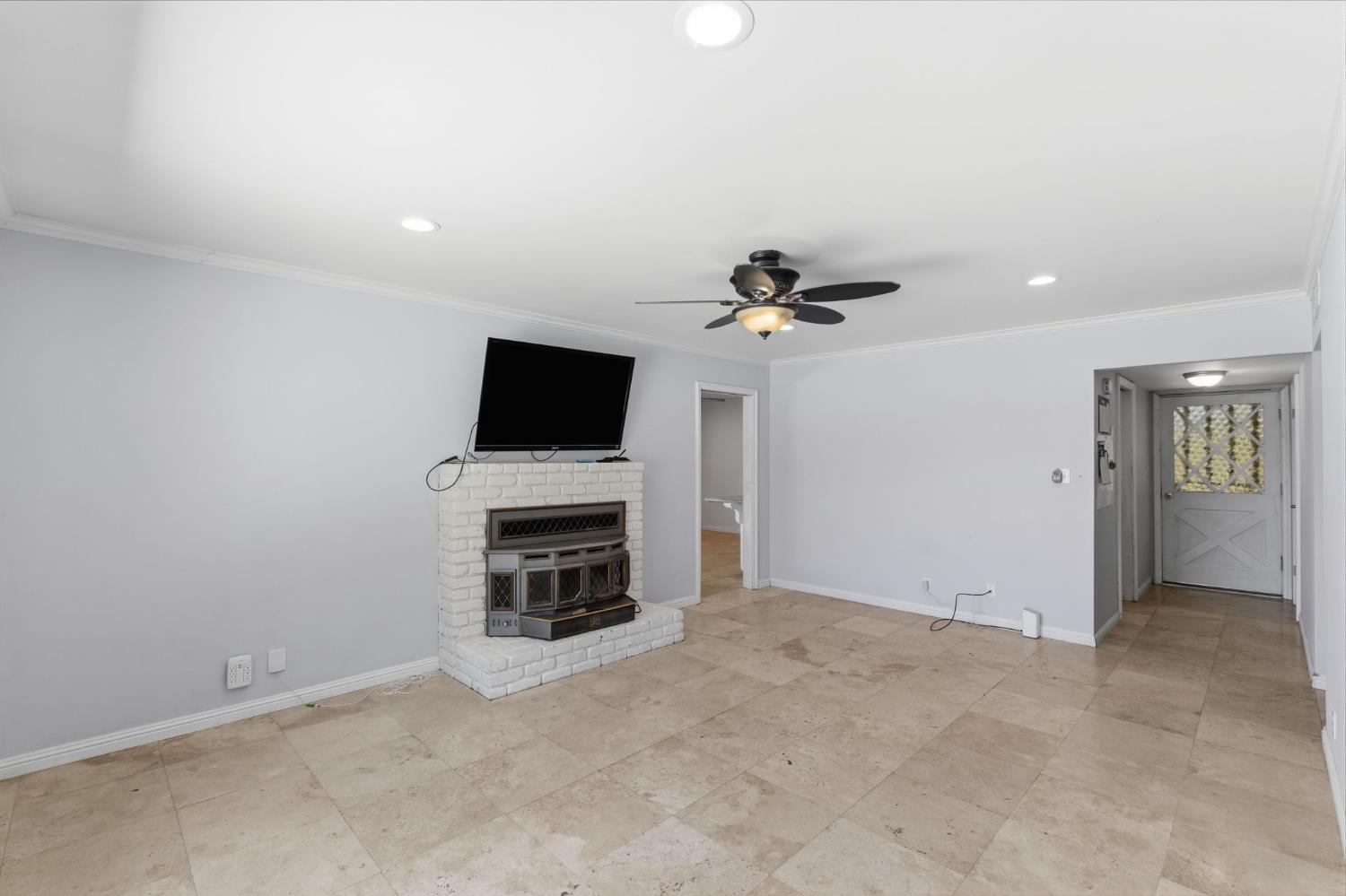 712 East San Ramon Avenue Fresno, CA 93710 - Photo 16 of 44