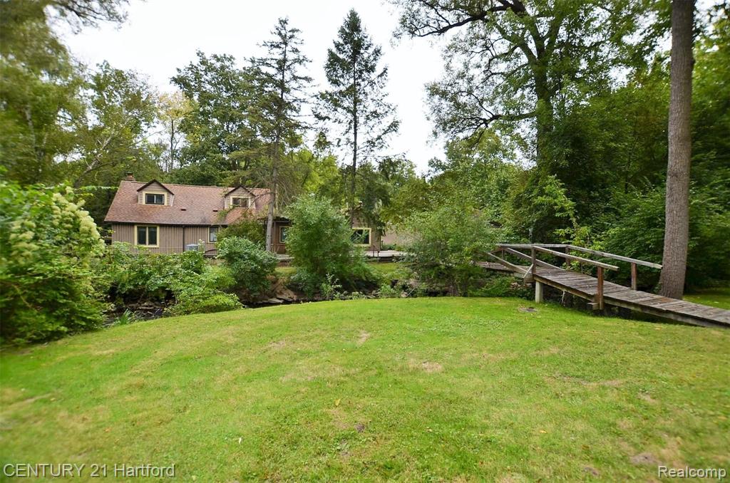 31395 West Nine Mile Road Farmington Hills, MI 48336 - Photo 35 of 40