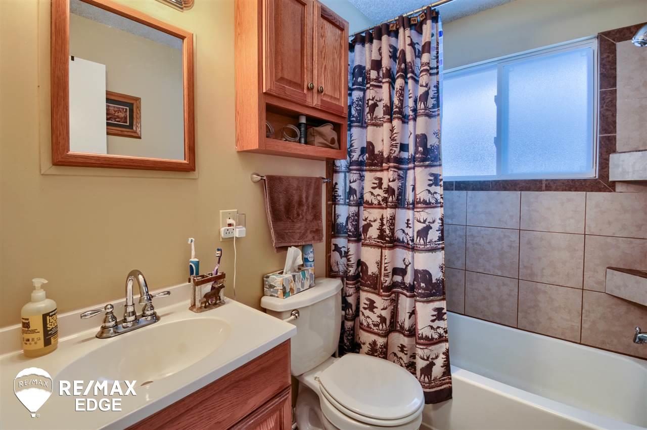 420 Crestview Street Flushing, MI 48433 - Photo 16 of 23 50031668-15.JPG