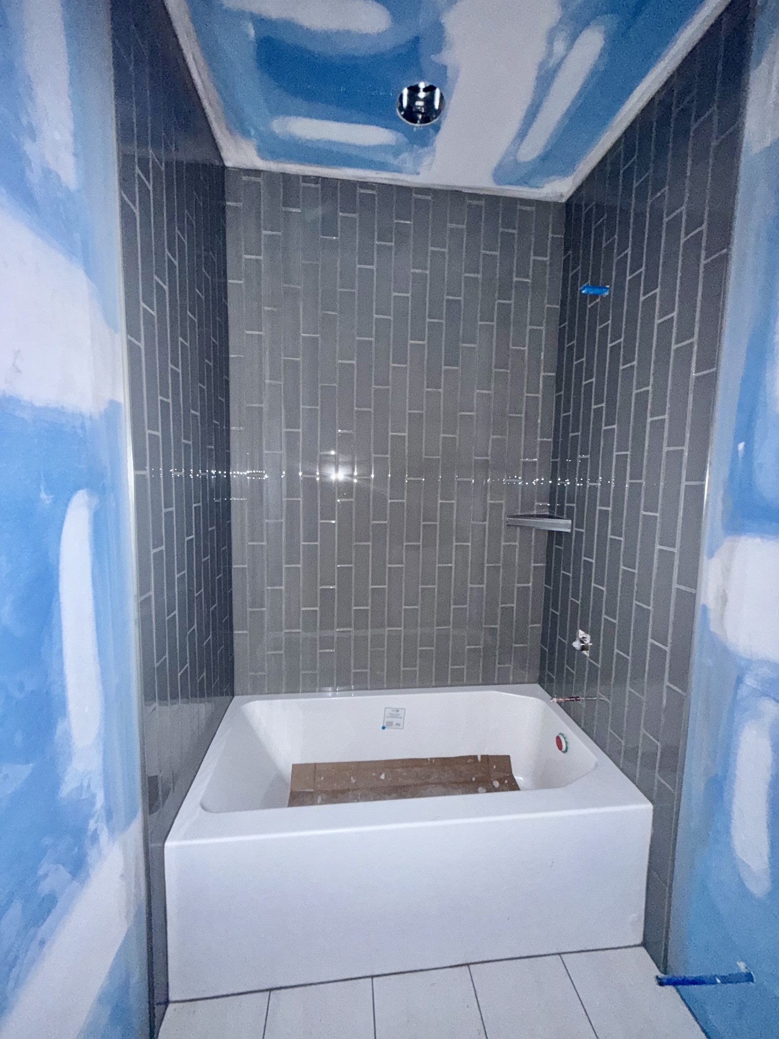 670 North Ballard Road Manchester, TN 37355 - Photo 15 of 22 a bathroom with a bathtub