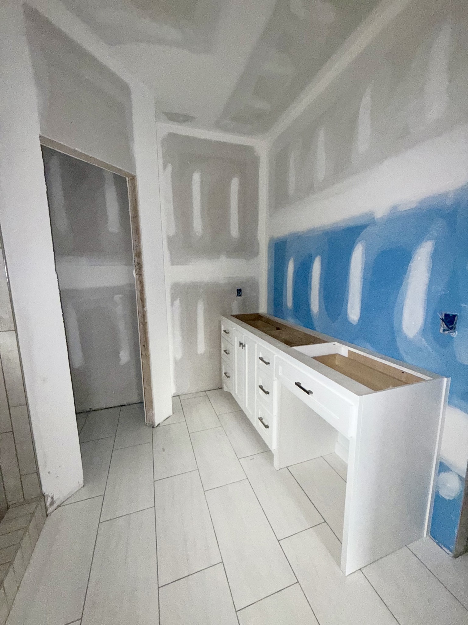 670 North Ballard Road Manchester, TN 37355 - Photo 20 of 22 a kitchen with stainless steel appliances a stove refrigerator and cabinets